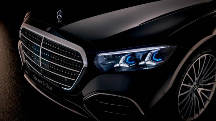 Mercedes S-Class: Έχει φώτα με 50.000 LED που φέγγουν 600 μέτρα μακριά!